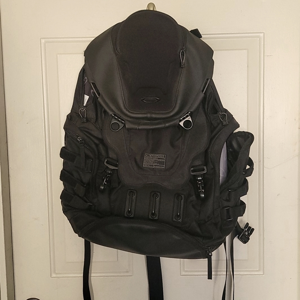 Oakley Men's Kitchen Sink Tactical Backpack